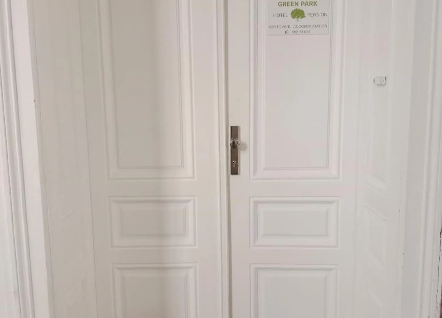 Green Park Rooms 브르노 홈스테이